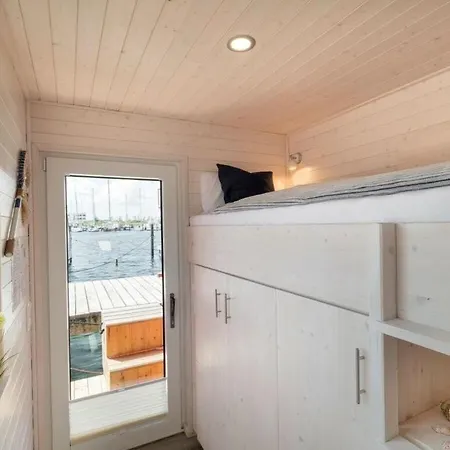 Botel Isa-bella Comfortable