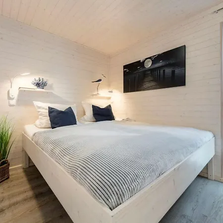 Botel Isa-bella Comfortable Burgtiefe auf Fehmarn